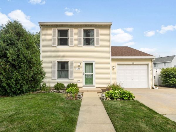 630 Hobart Drive, South Elgin, IL 60177