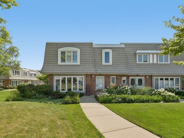 739 Concorde Drive , Highland Park, IL 60035