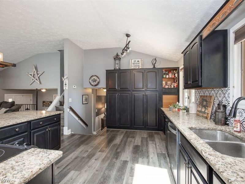 1587 Polk Drive , Brunswick, OH 44212 Photo 5
