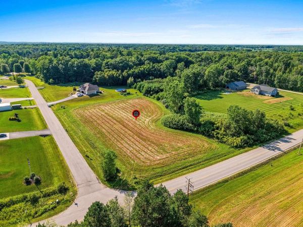 BLACK WALNUT WAY, Little Suamico, WI 54171