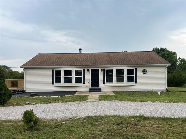 10 Nebraska Drive, Linn Valley, KS 66040