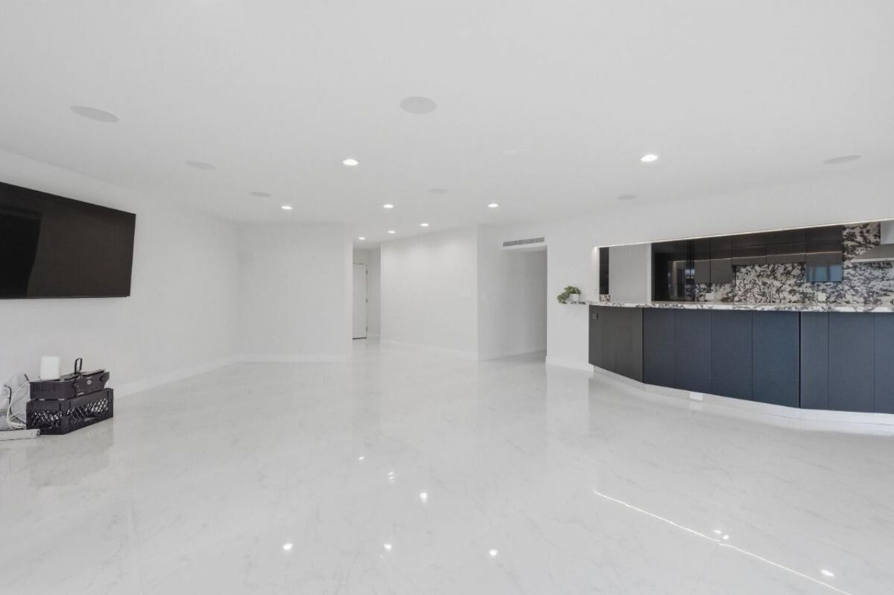877 NE 195th Street, Unit 222, Miami, FL 33179 Photo