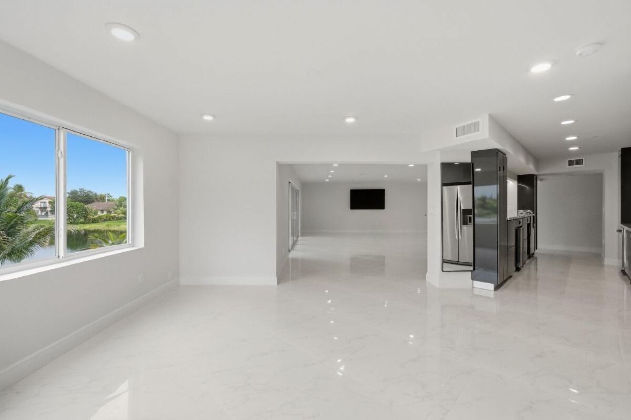 877 NE 195th Street, Unit 222, Miami, FL 33179 Photo