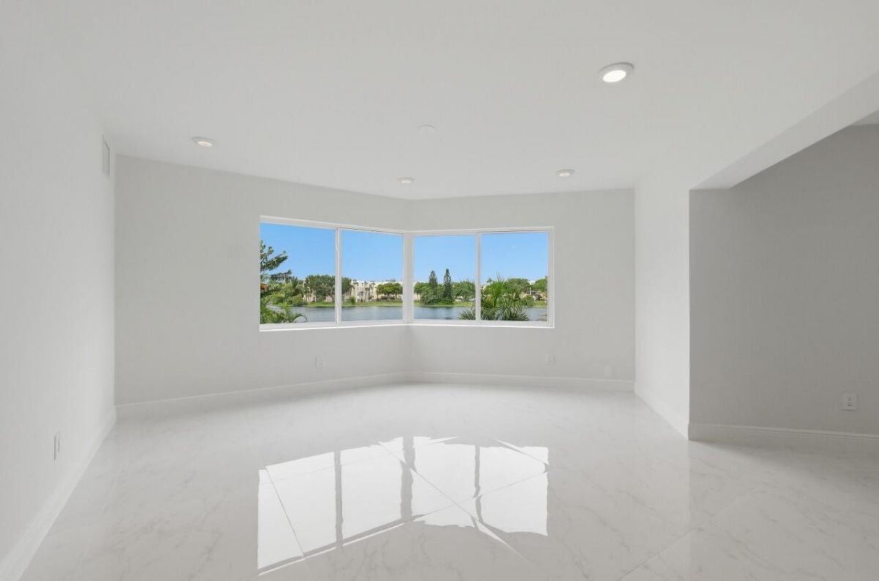 877 NE 195th Street, Unit 222, Miami, FL 33179 Photo