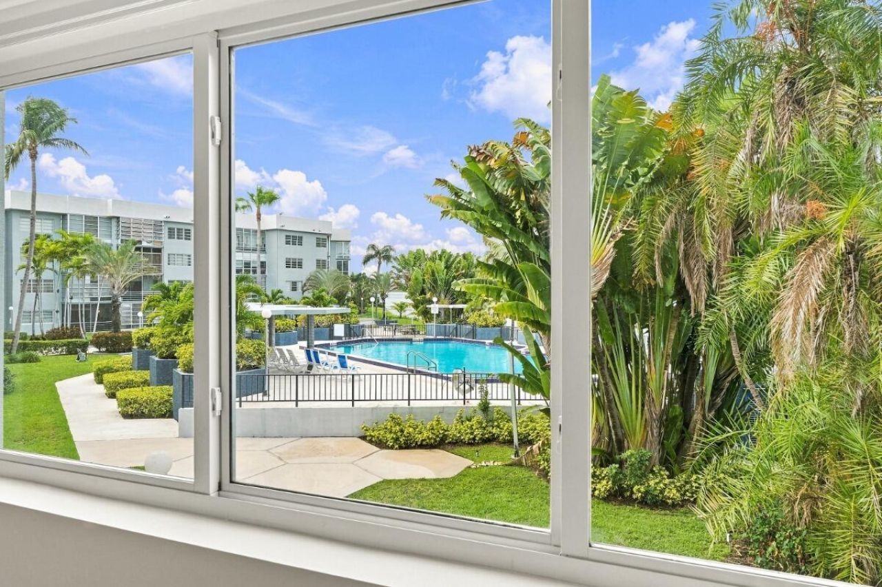 877 NE 195th Street, Unit 222, Miami, FL 33179 Photo