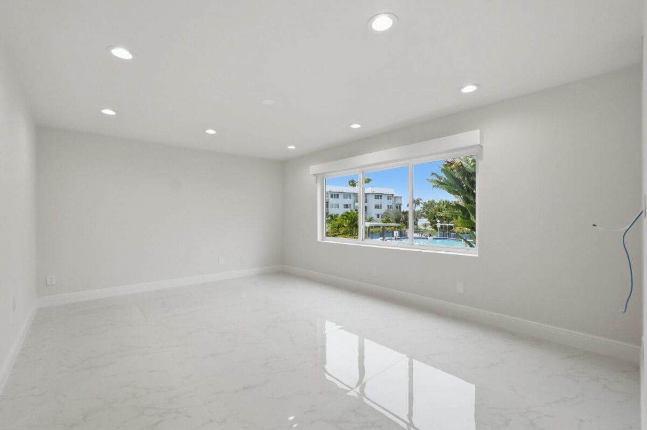 877 NE 195th Street, Unit 222, Miami, FL 33179 Photo
