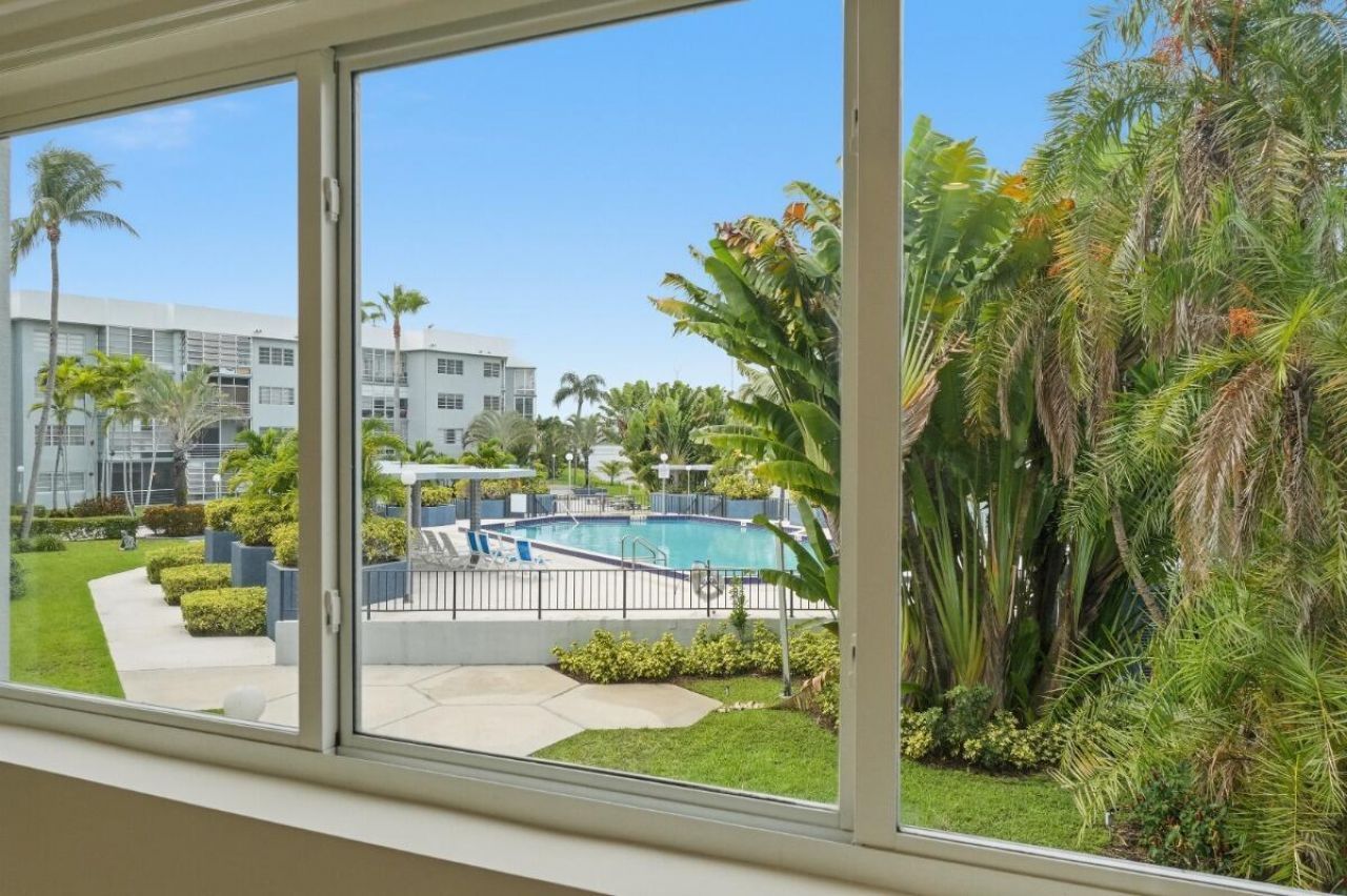 877 NE 195th Street, Unit 222, Miami, FL 33179 Photo