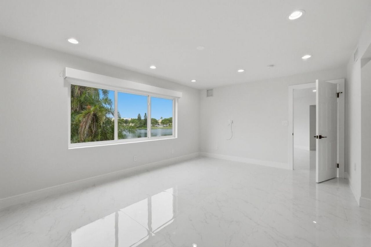 877 NE 195th Street, Unit 222, Miami, FL 33179 Photo