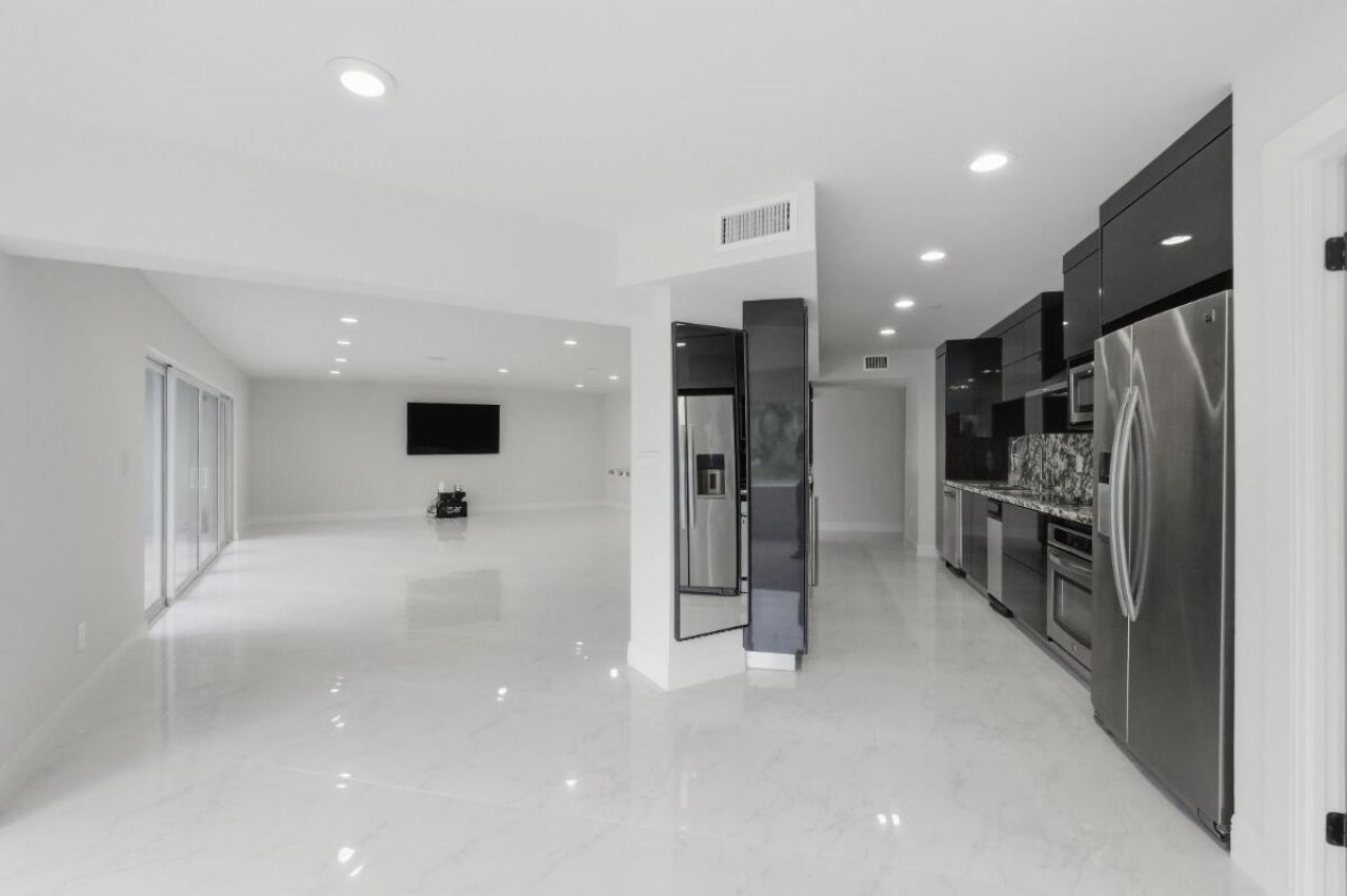 877 NE 195th Street, Unit 222, Miami, FL 33179 Photo