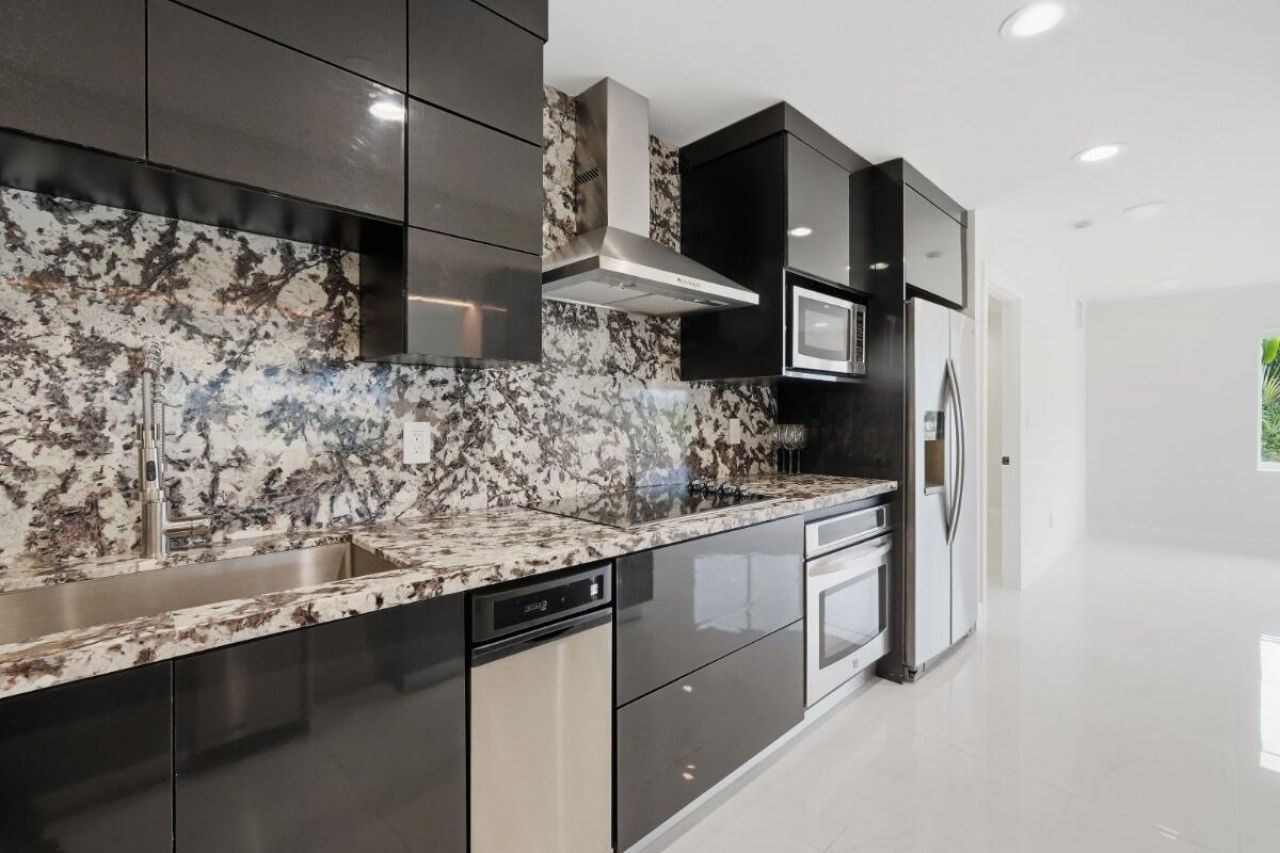 877 NE 195th Street, Unit 222, Miami, FL 33179 Photo