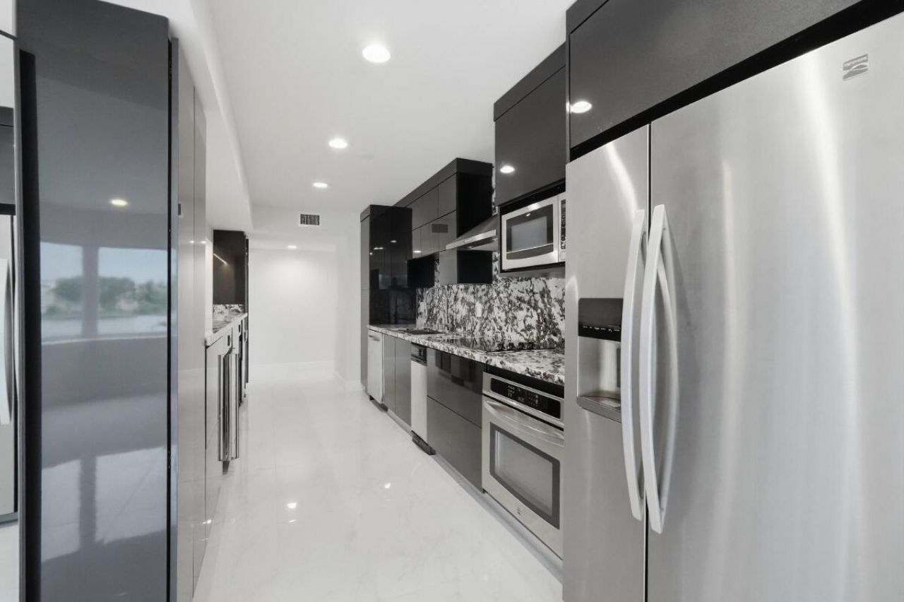 877 NE 195th Street, Unit 222, Miami, FL 33179 Photo