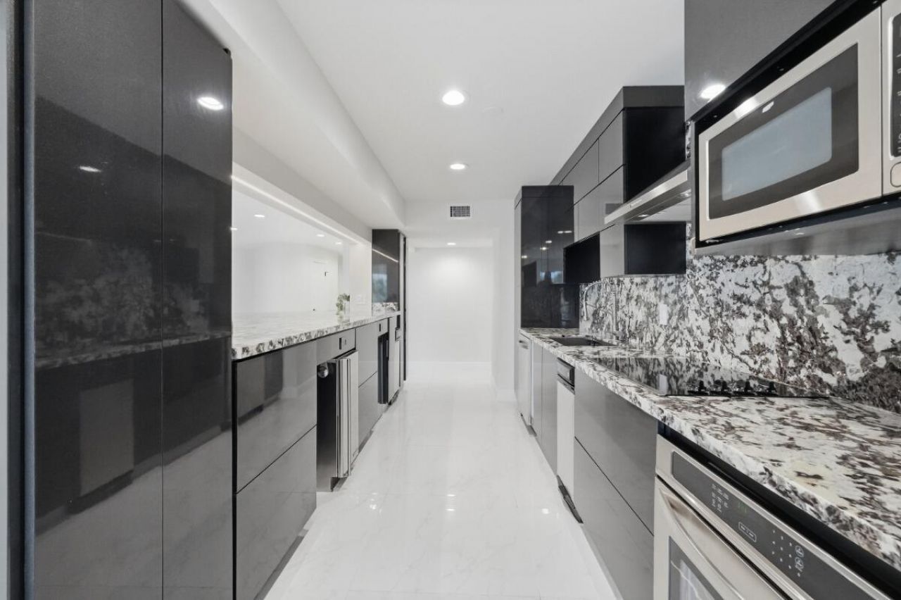 877 NE 195th Street, Unit 222, Miami, FL 33179 Photo