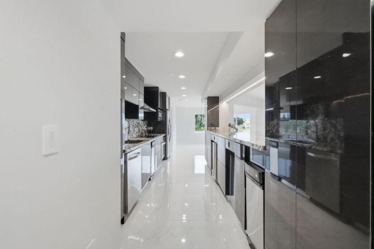 877 NE 195th Street, Unit 222, Miami, FL 33179 Photo