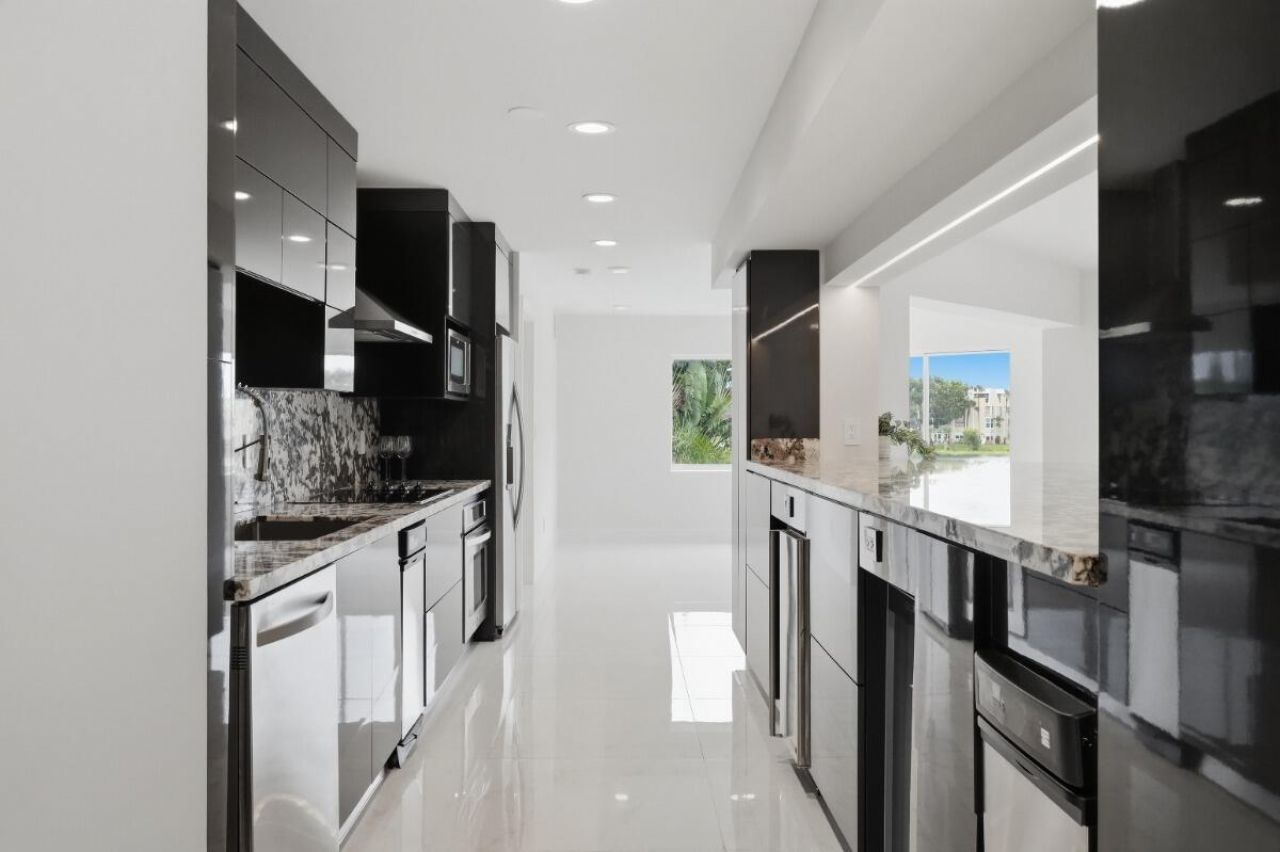 877 NE 195th Street, Unit 222, Miami, FL 33179 Photo