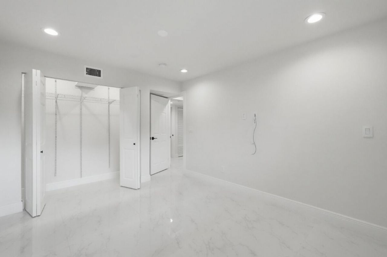 877 NE 195th Street, Unit 222, Miami, FL 33179 Photo
