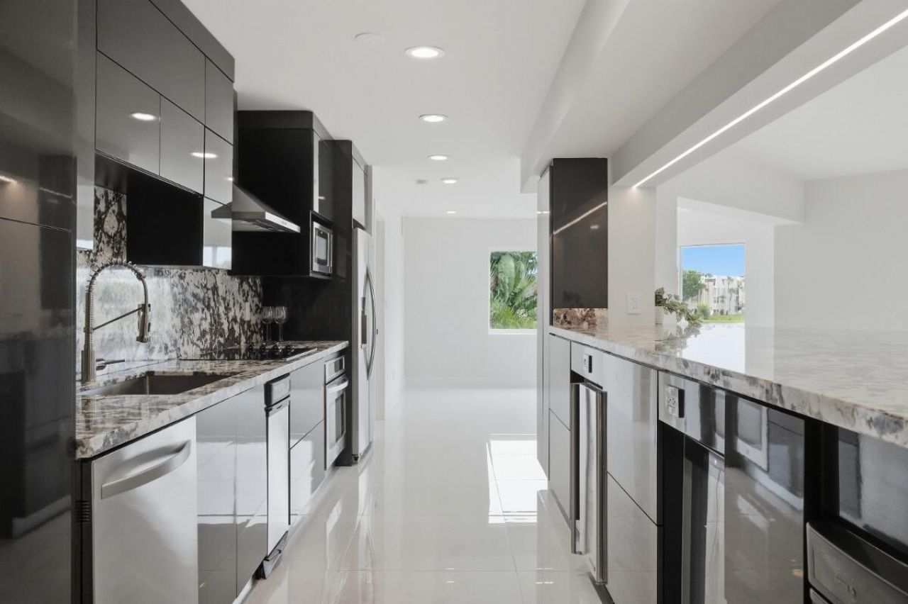 877 NE 195th Street, Unit 222, Miami, FL 33179 Photo