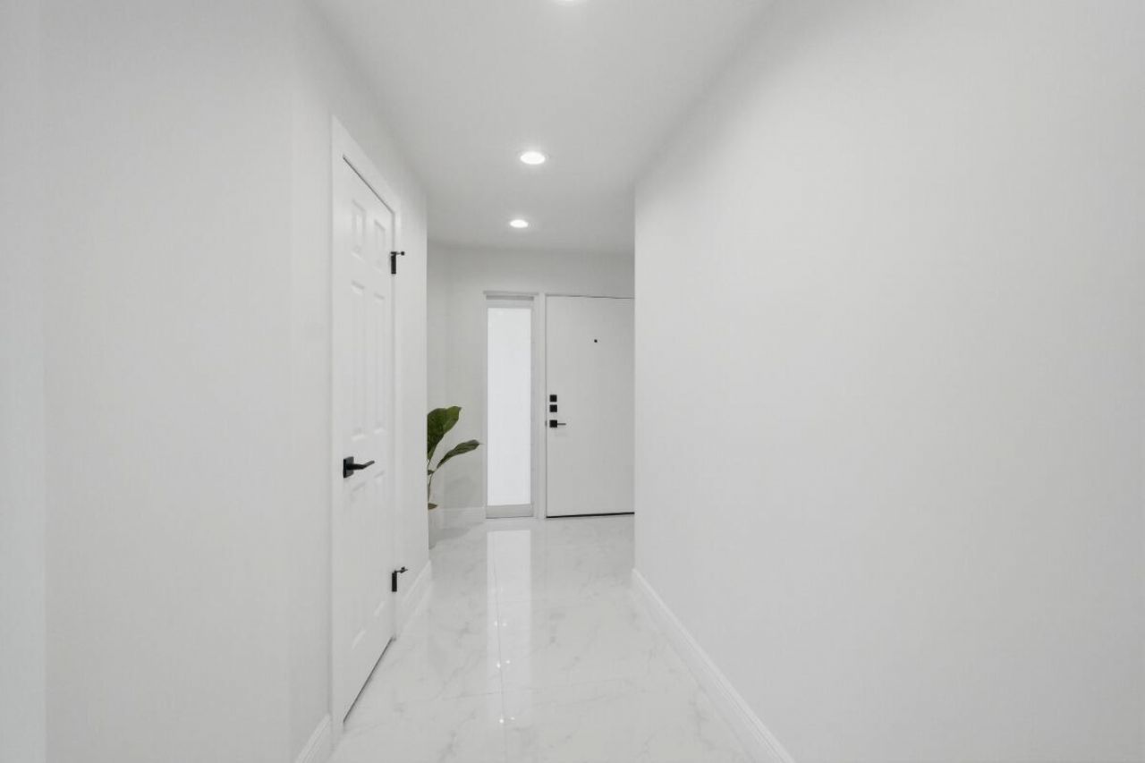 877 NE 195th Street, Unit 222, Miami, FL 33179 Photo
