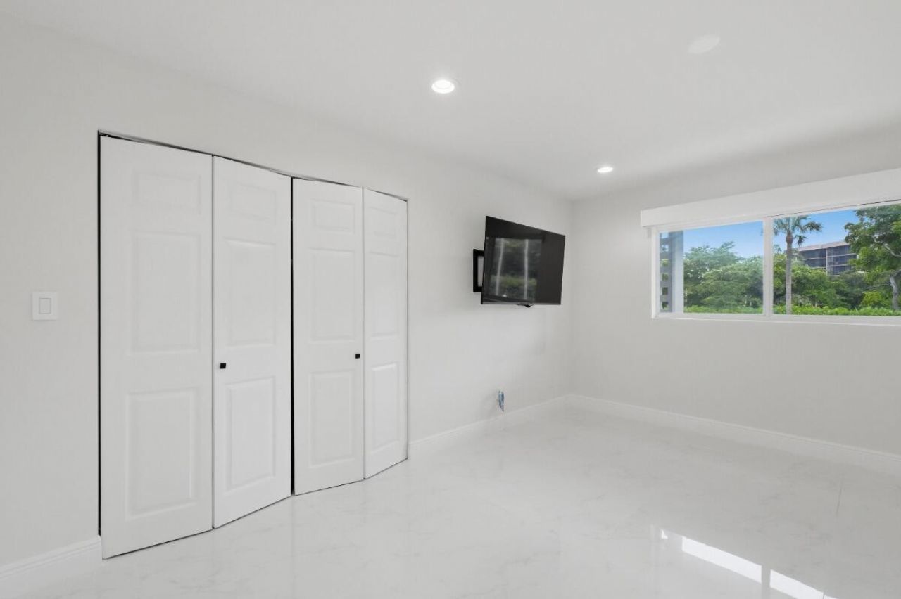 877 NE 195th Street, Unit 222, Miami, FL 33179 Photo