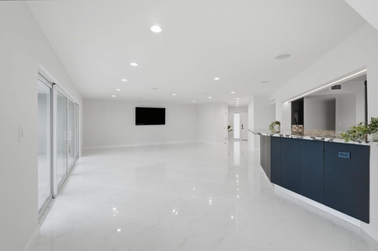 877 NE 195th Street, Unit 222, Miami, FL 33179 Photo