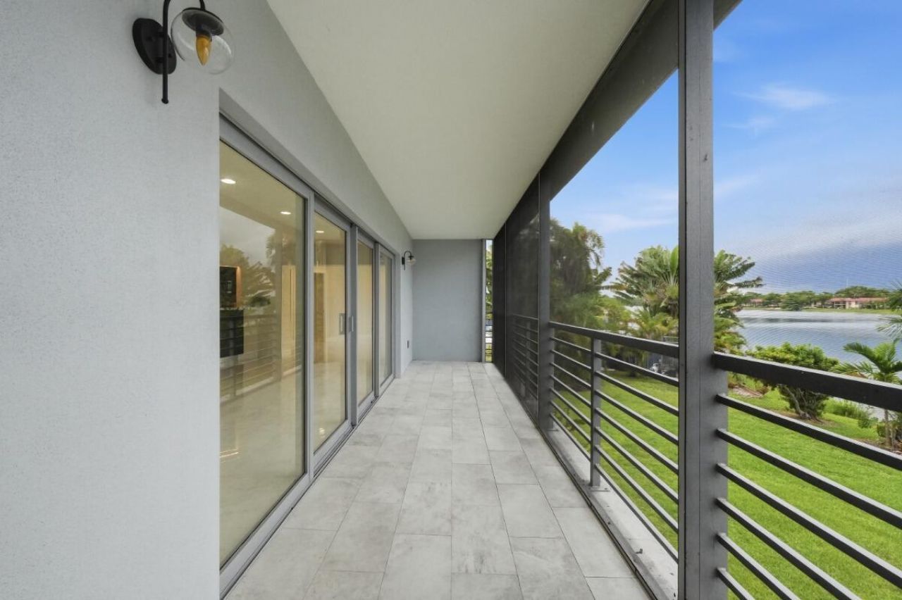 877 NE 195th Street, Unit 222, Miami, FL 33179 Photo
