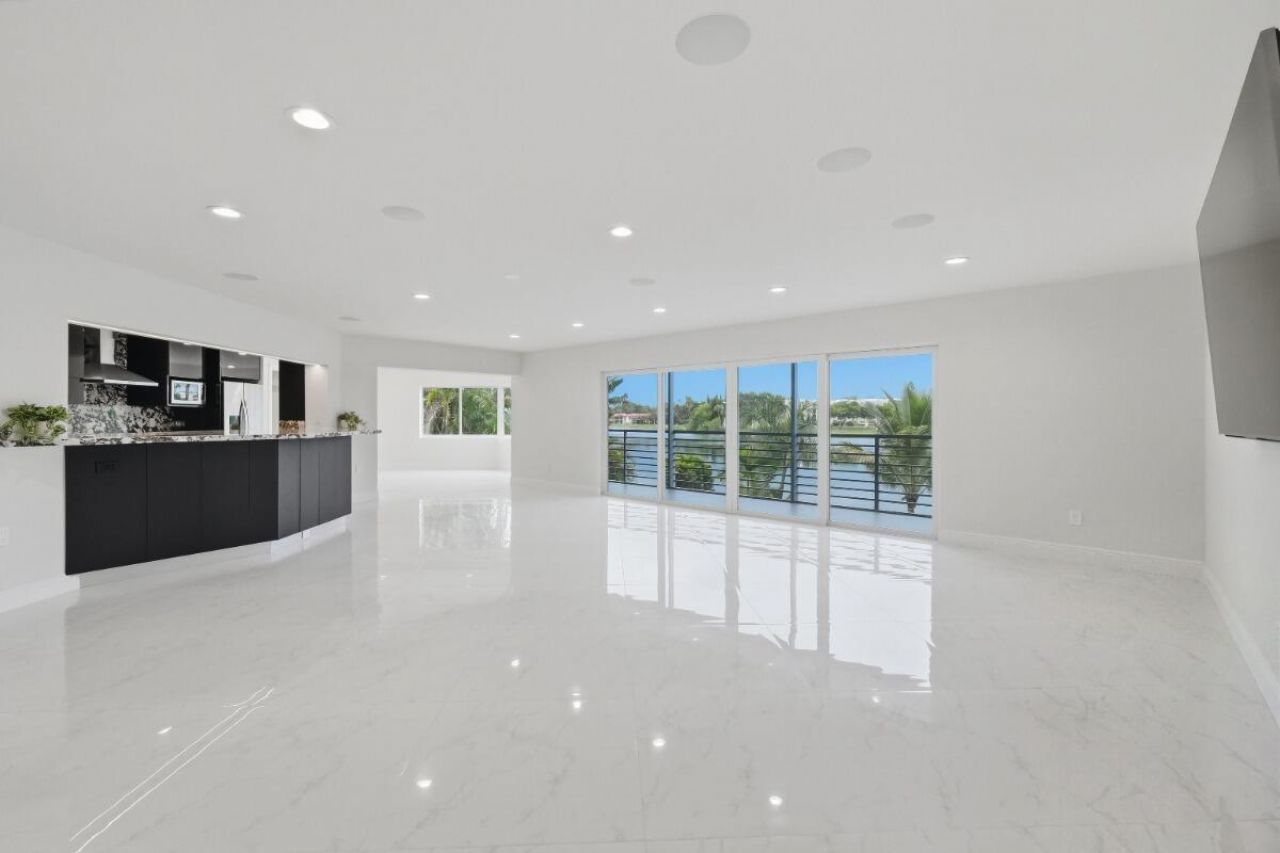 877 NE 195th Street, Unit 222, Miami, FL 33179 Photo