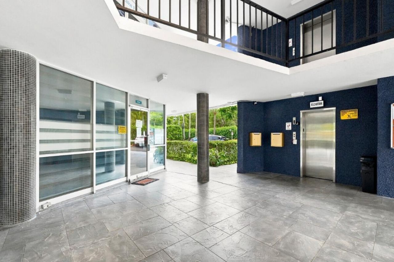 877 NE 195th Street, Unit 222, Miami, FL 33179 Photo