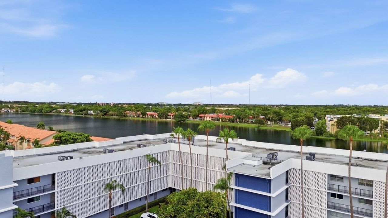 877 NE 195th Street, Unit 222, Miami, FL 33179 Photo