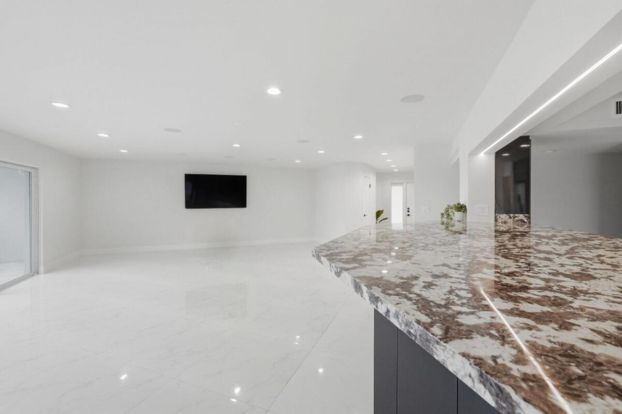 877 NE 195th Street, Unit 222, Miami, FL 33179 Photo