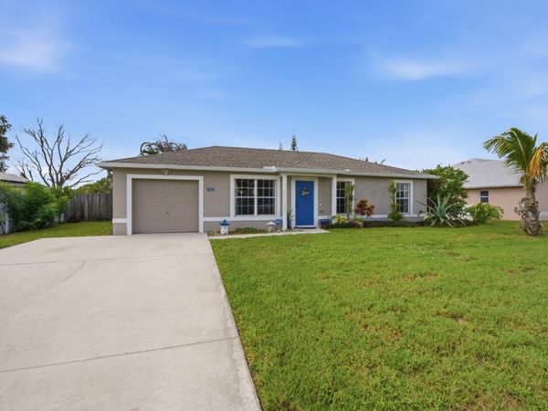 674 SW LAKEHURST Drive, Port St. Lucie, FL 34983