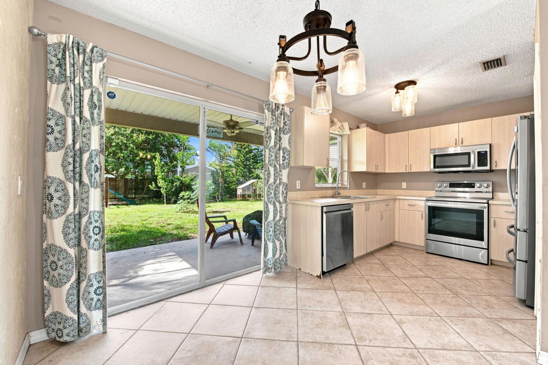 674 SW Lakehurst Drive, Port Saint Lucie, FL 34983 Photo