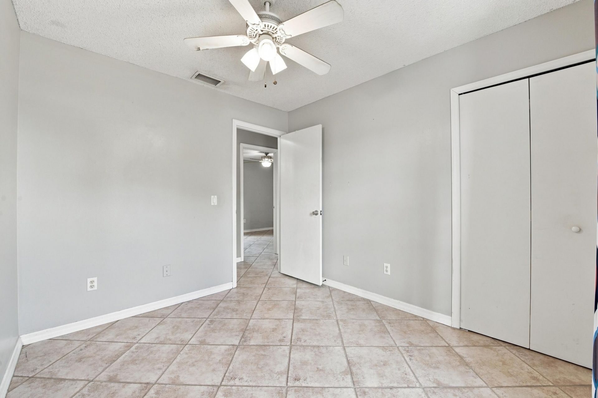 674 SW Lakehurst Drive, Port Saint Lucie, FL 34983 Photo