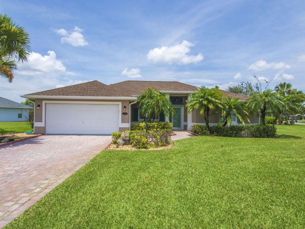 1025 SOUTHLAKES Way SW, Vero Beach, FL 32968