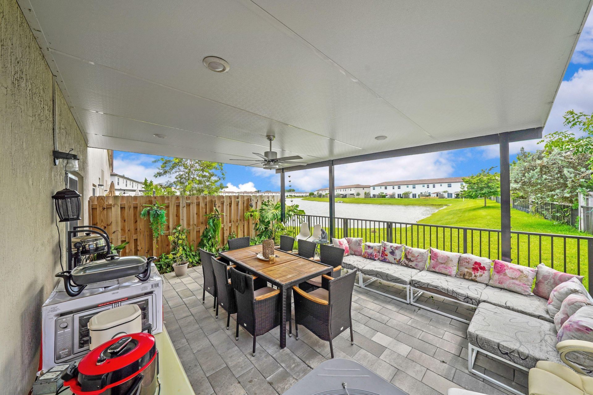 12960 NW 22nd Place, Miami, FL 33167 Photo