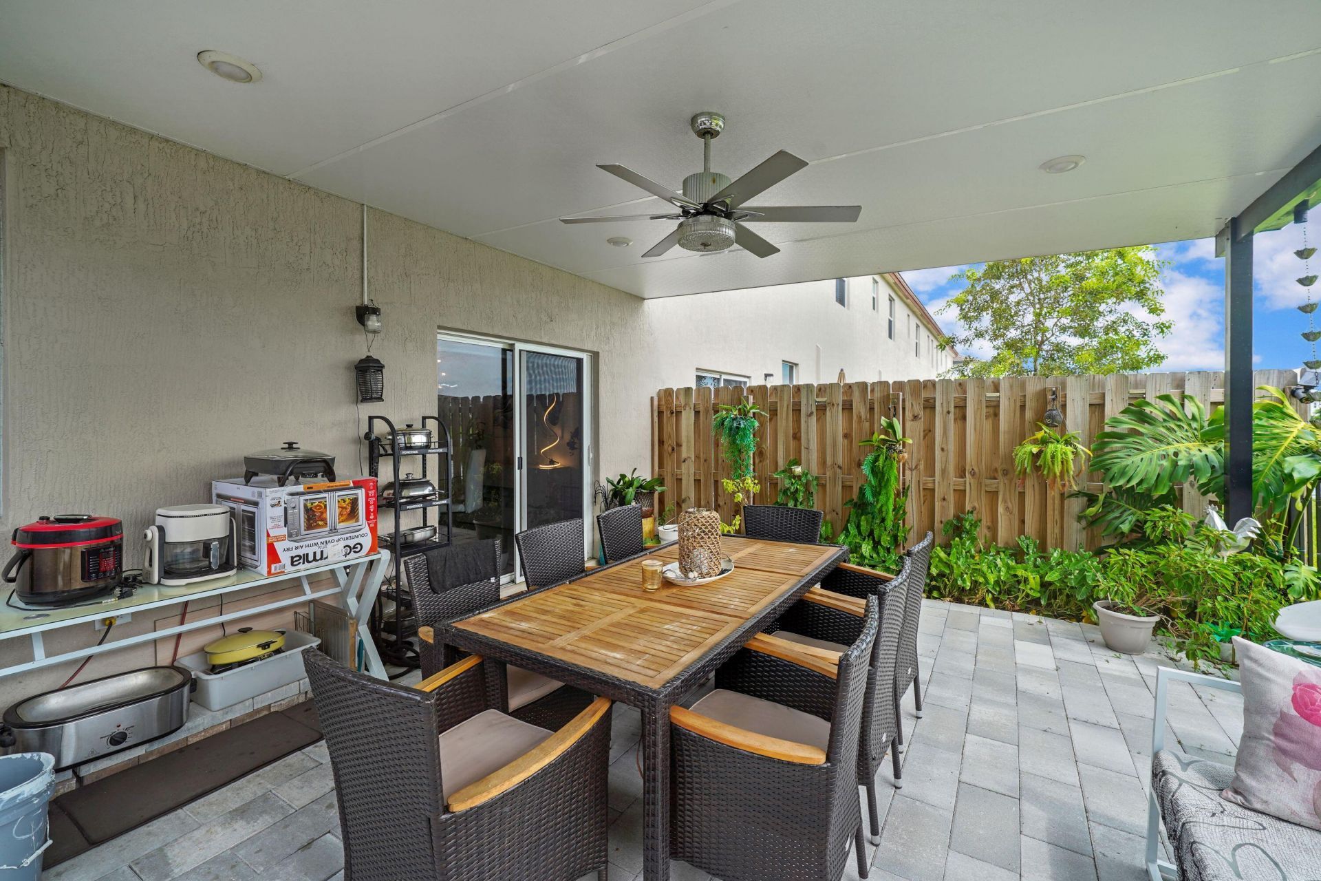 12960 NW 22nd Place, Miami, FL 33167 Photo