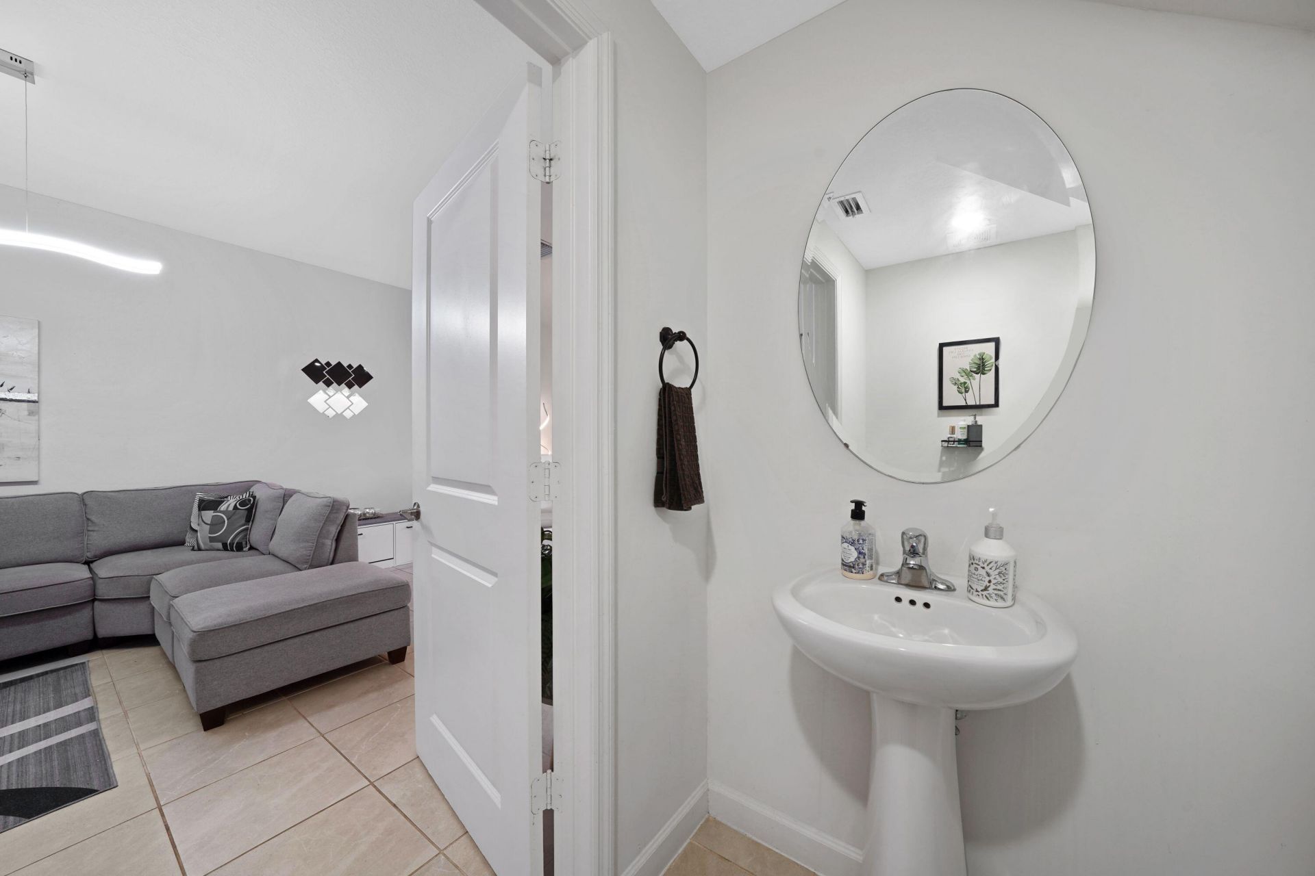 12960 NW 22nd Place, Miami, FL 33167 Photo