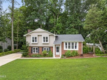 812 Pinewood Drive, Apex, NC 27502