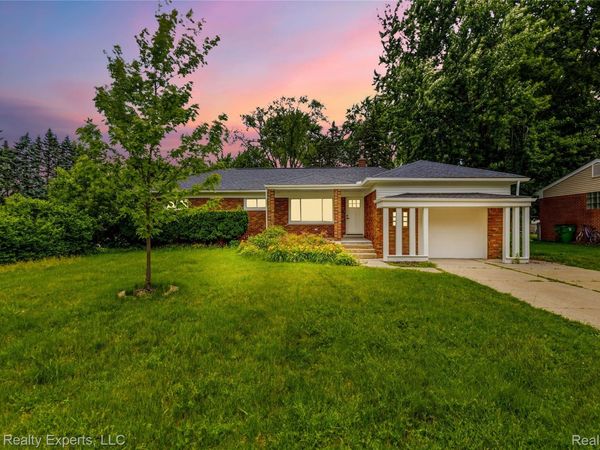 4901 Robert Street, Shelby Township, Mi 48316