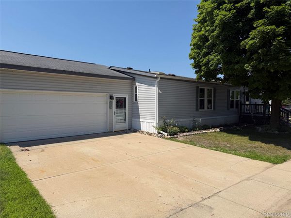 2500 Mann Road, Clarkston, Mi 48346
