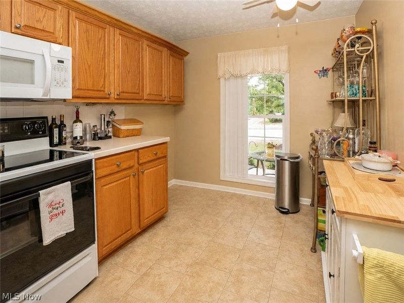 1643 Southpointe Circle NE, Canton, OH 44714 Photo 10