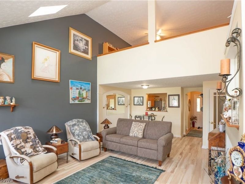 1643 Southpointe Circle NE, Canton, OH 44714 Photo 6