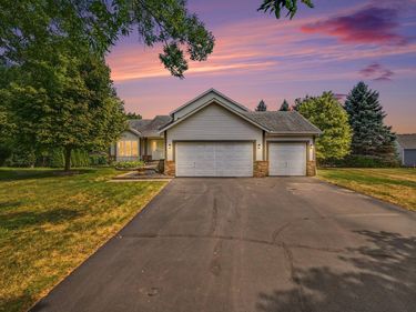 8695 Jorgensen Avenue S, Cottage Grove, MN 55016
