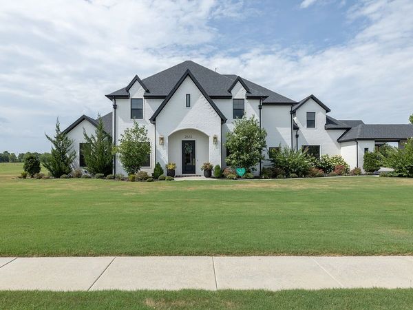 2572 Riverfront Lane, Fayetteville, AR 72703