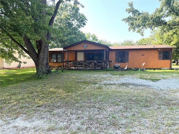 406 Douglas, De Soto, IL 62924