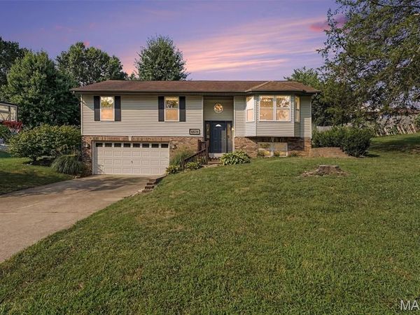 6520 Weston Oaks Drive, Cedar Hill, MO 63016