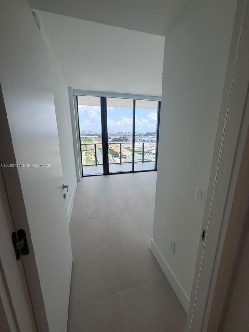 1170 E Hallandale Beach Blvd, Unit 1012, Hallandale Beach, FL 33009 Photo