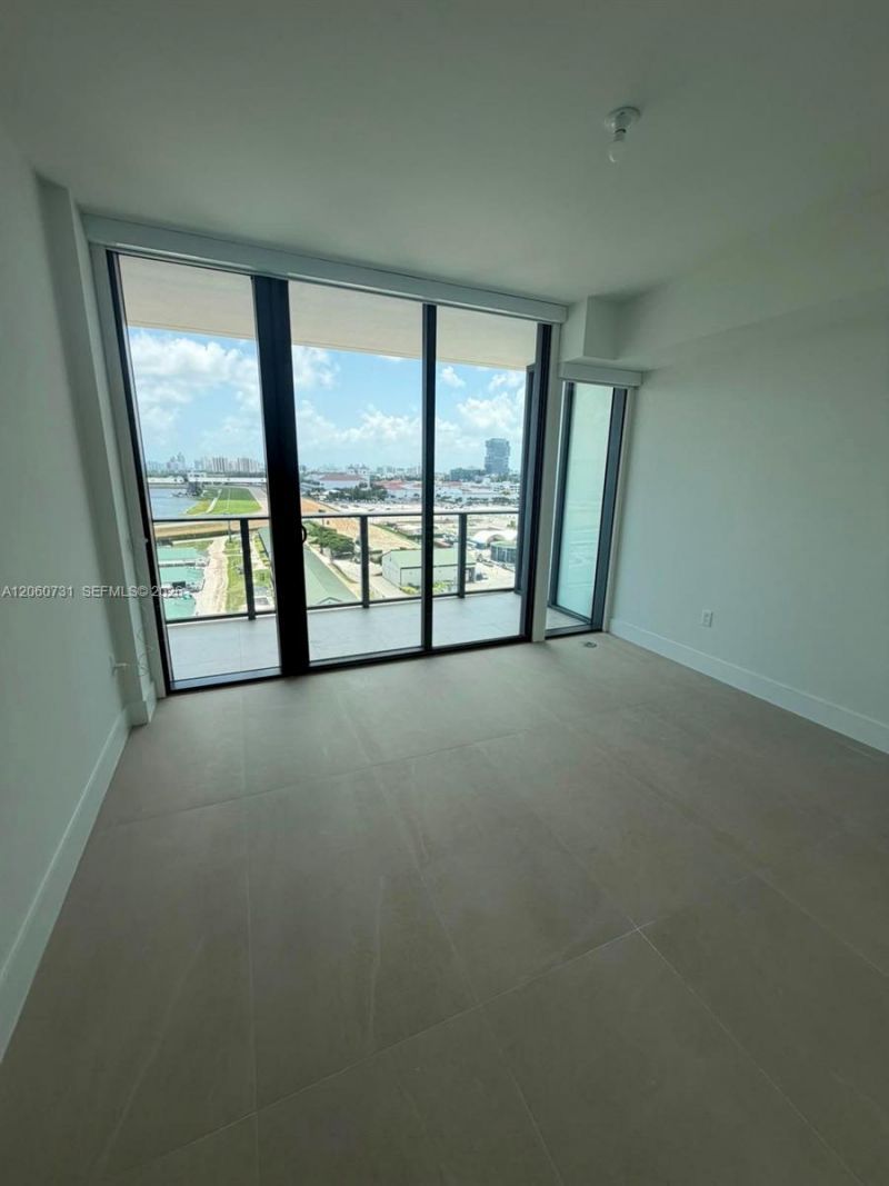 1170 E Hallandale Beach Blvd, Unit 1012, Hallandale Beach, FL 33009 Photo