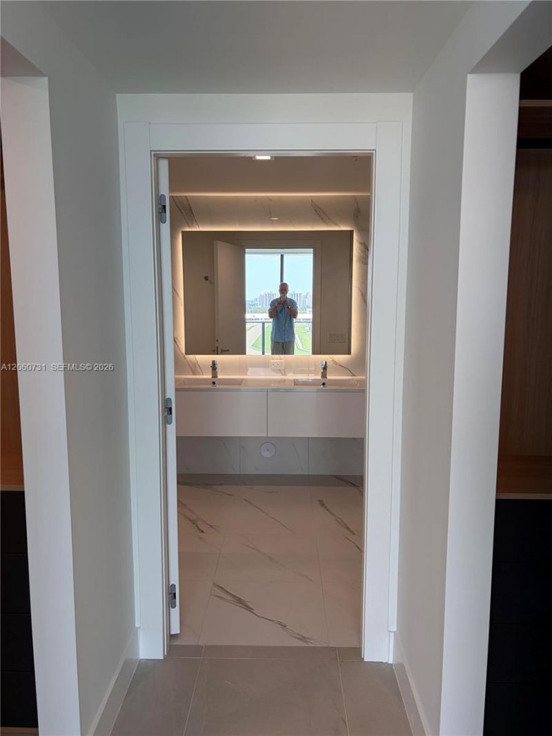 1170 E Hallandale Beach Blvd, Unit 1012, Hallandale Beach, FL 33009 Photo