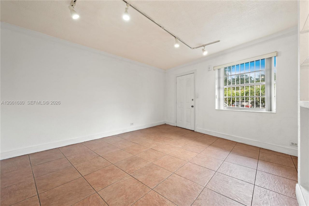 1610 NW N River Dr, Unit 110, Miami, FL 33125 Photo
