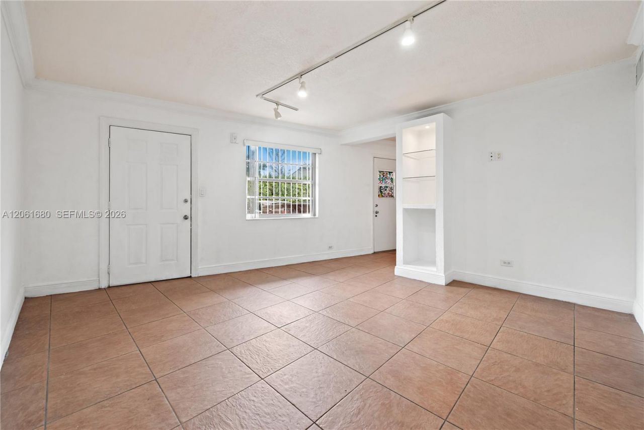 1610 NW N River Dr, Unit 110, Miami, FL 33125 Photo
