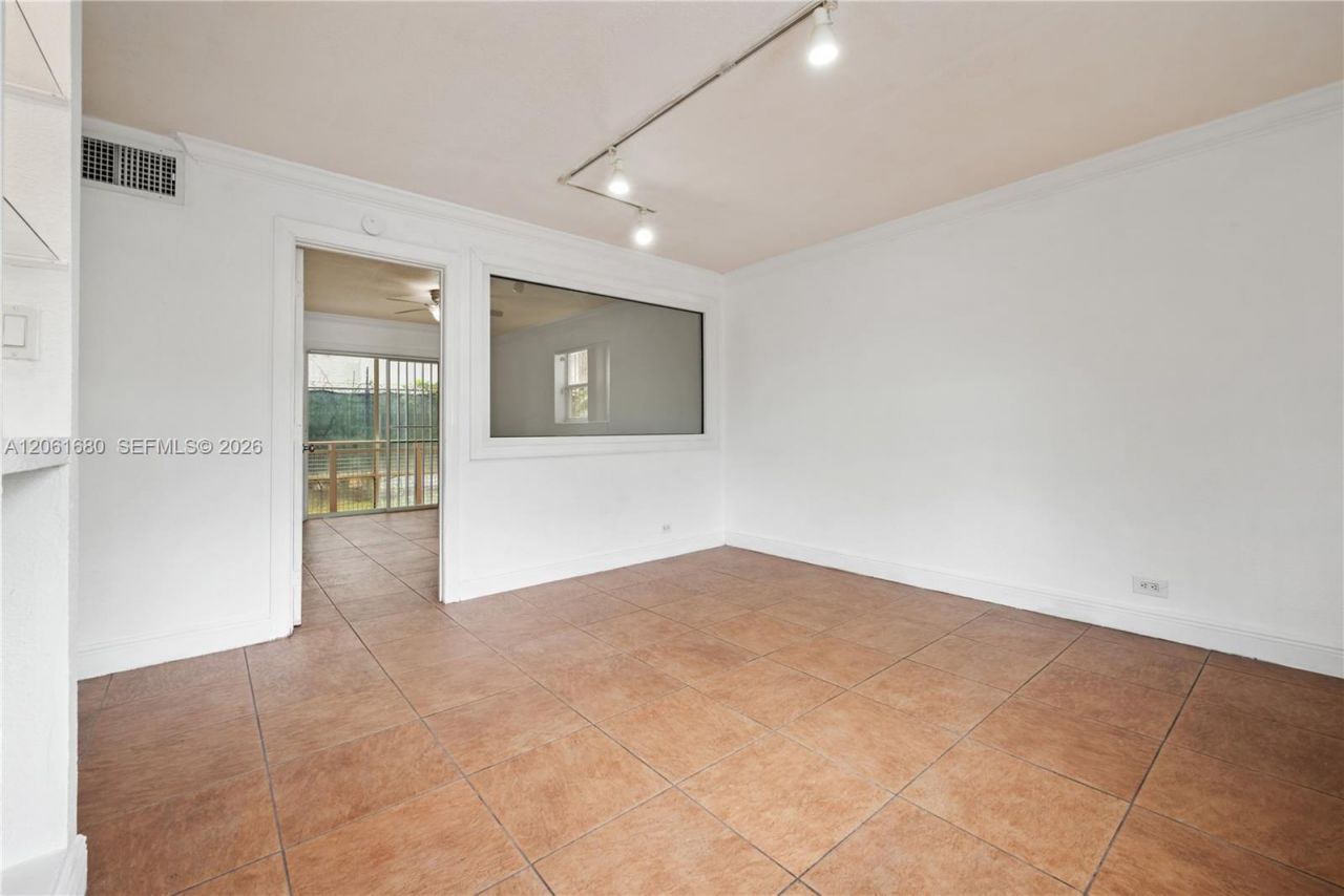 1610 NW N River Dr, Unit 110, Miami, FL 33125 Photo